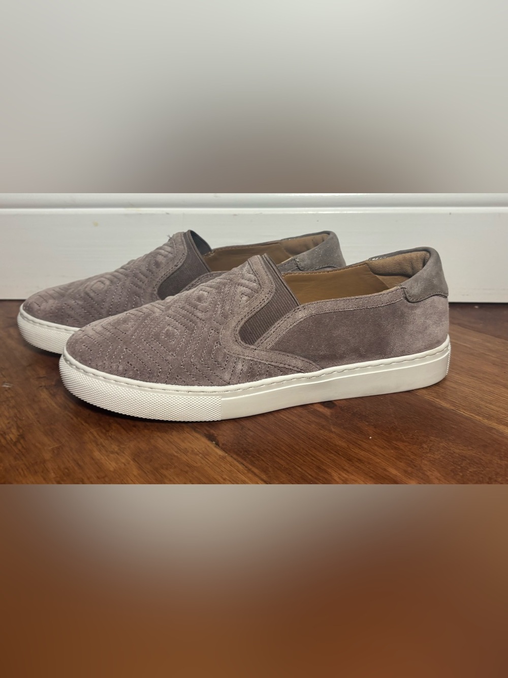 TRASK Women’s Quilted Modern Slip-On Flats Sneakers in Taupe/Purple, size 6.5